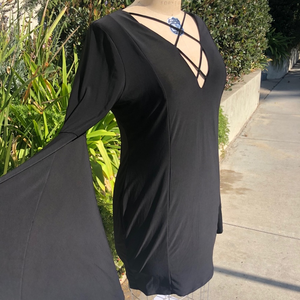 NWT Forever 21 Plus 3X Flared Arms Black Dress